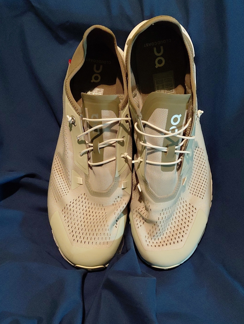 On Running Men’s Coast Sneaker - Beige/Tan